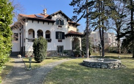 House 33