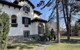 House 33
