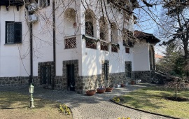 House 33