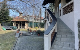 House 33