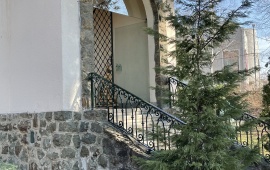 House 33