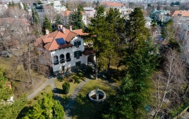 House 33