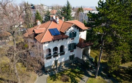 House 33