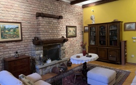House 33