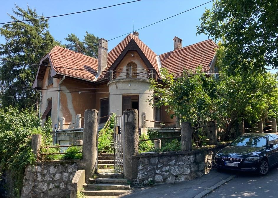House MG 2