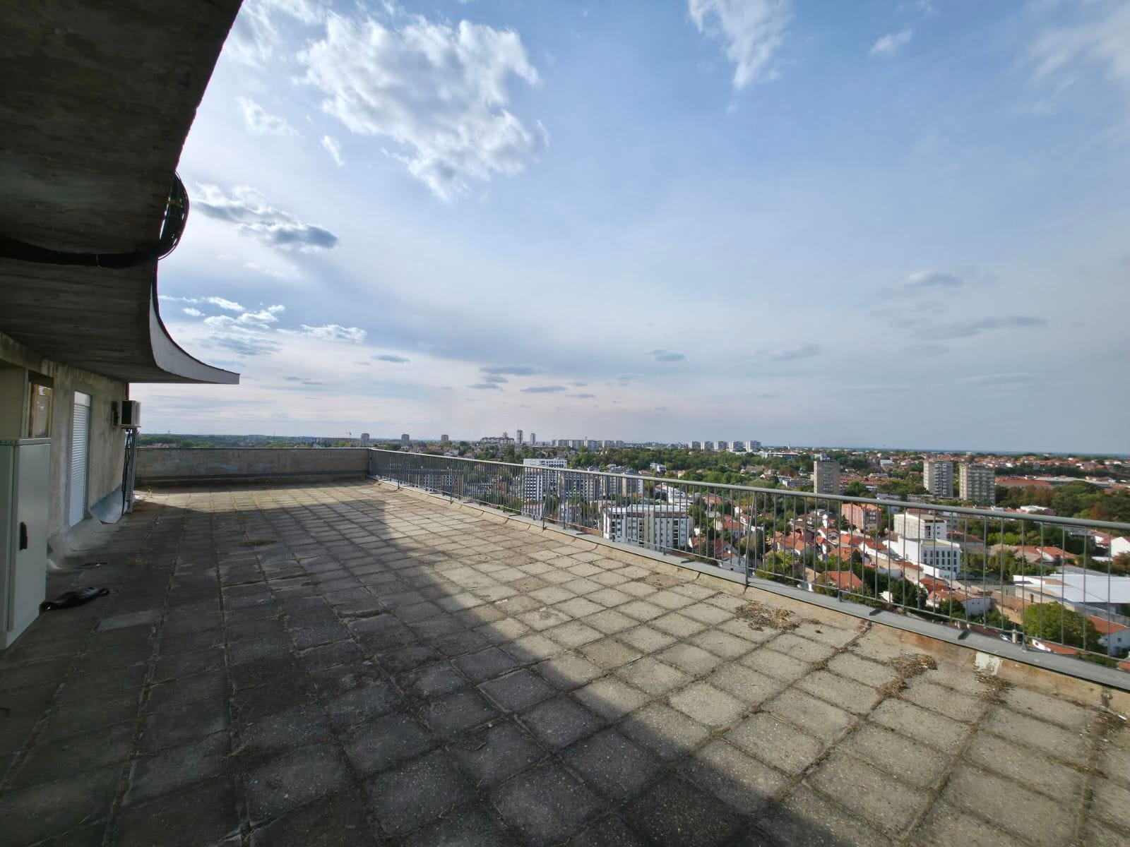 Rooftop Mihajlo Pupin Boulevard